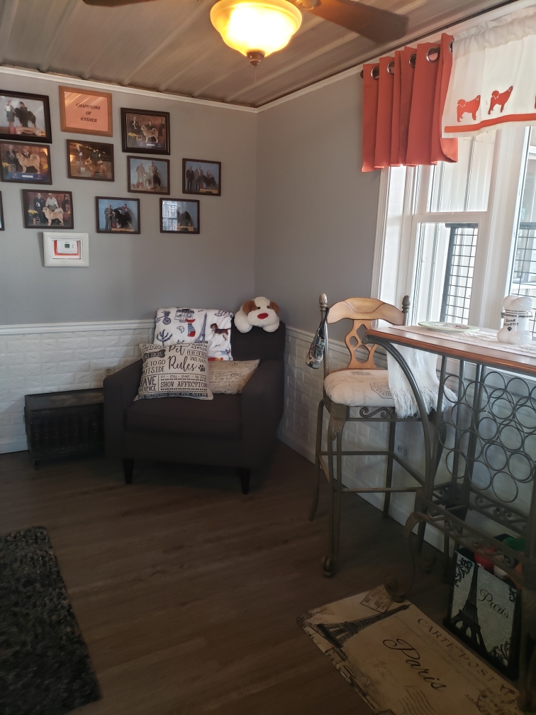 Rysher Farms Sitting Area